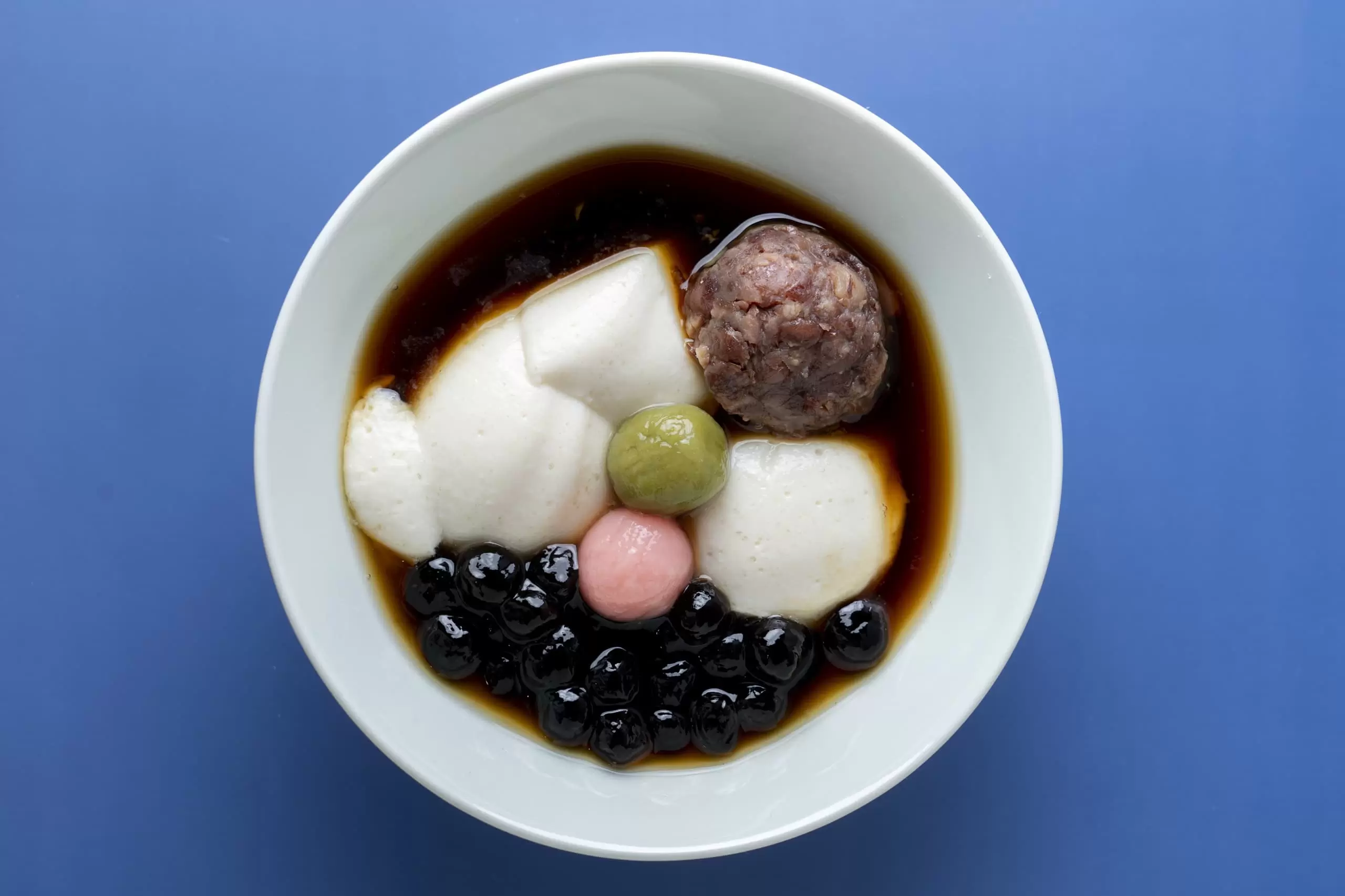 まめまる まめカラフルパック 4食入り(西向け) | 商品情報 - 東洋水産株式会社